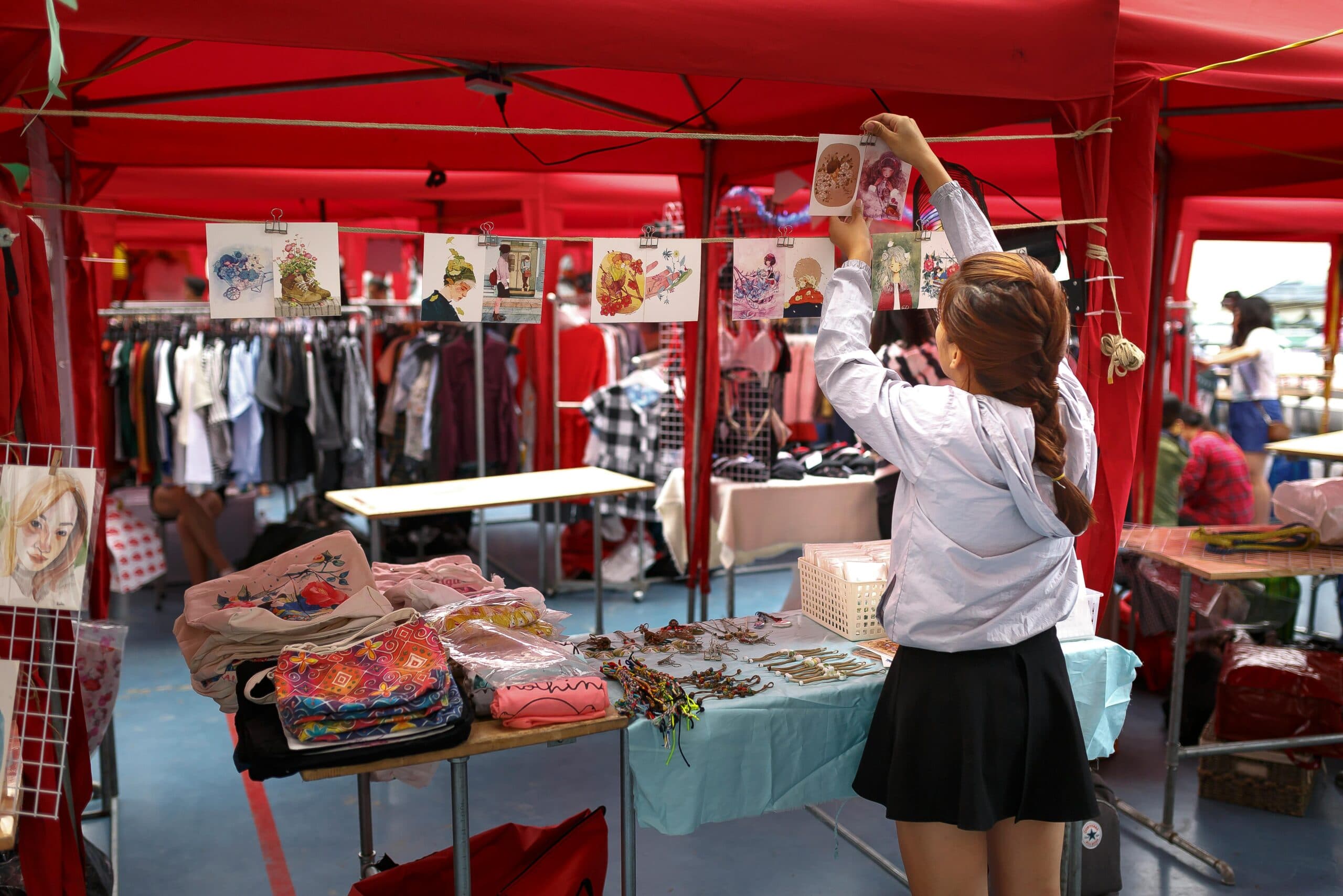 photo d'une boutique ambulante, pour illustrer la mise en box des stocks de commerçant ou e-commercant
