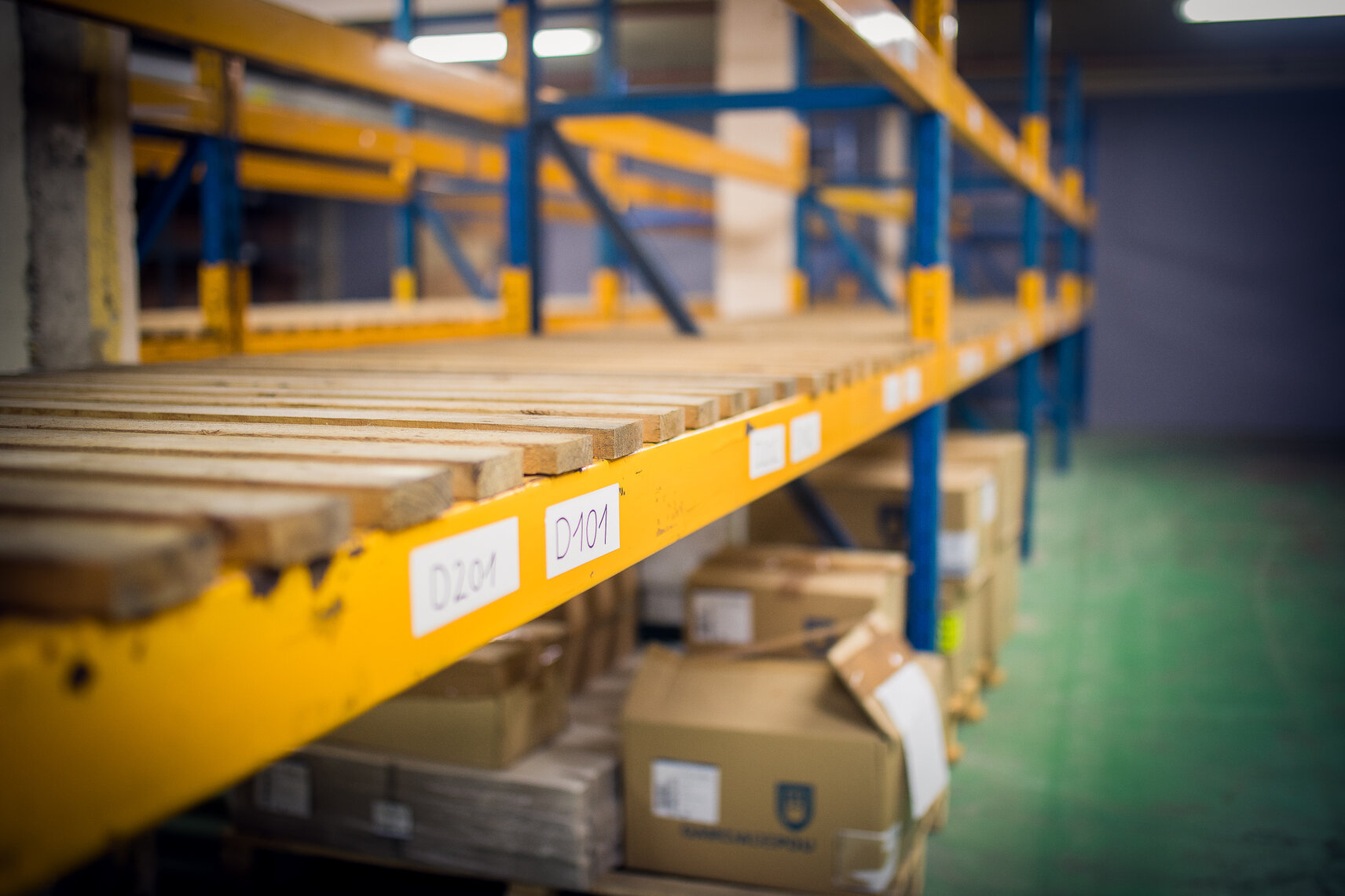 Le centre de self-stockage Nordbox propose des solutions de stockage logistique dans son entrepôt sécurisé pour les entreprises à Tourcoing, près de la Promenade de Flandre et de Lille.